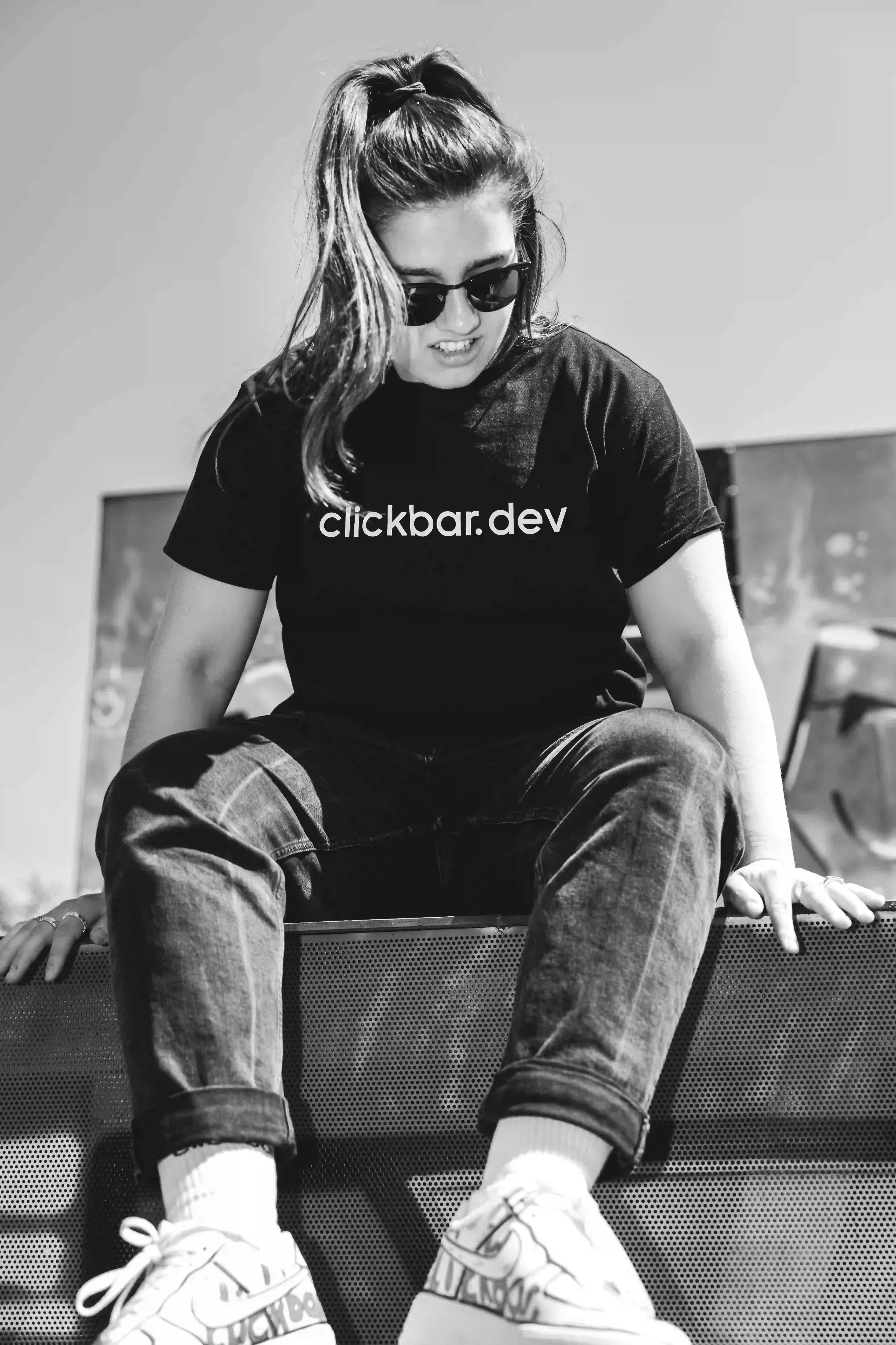 schwarzes clickbar.dev T-Shirt