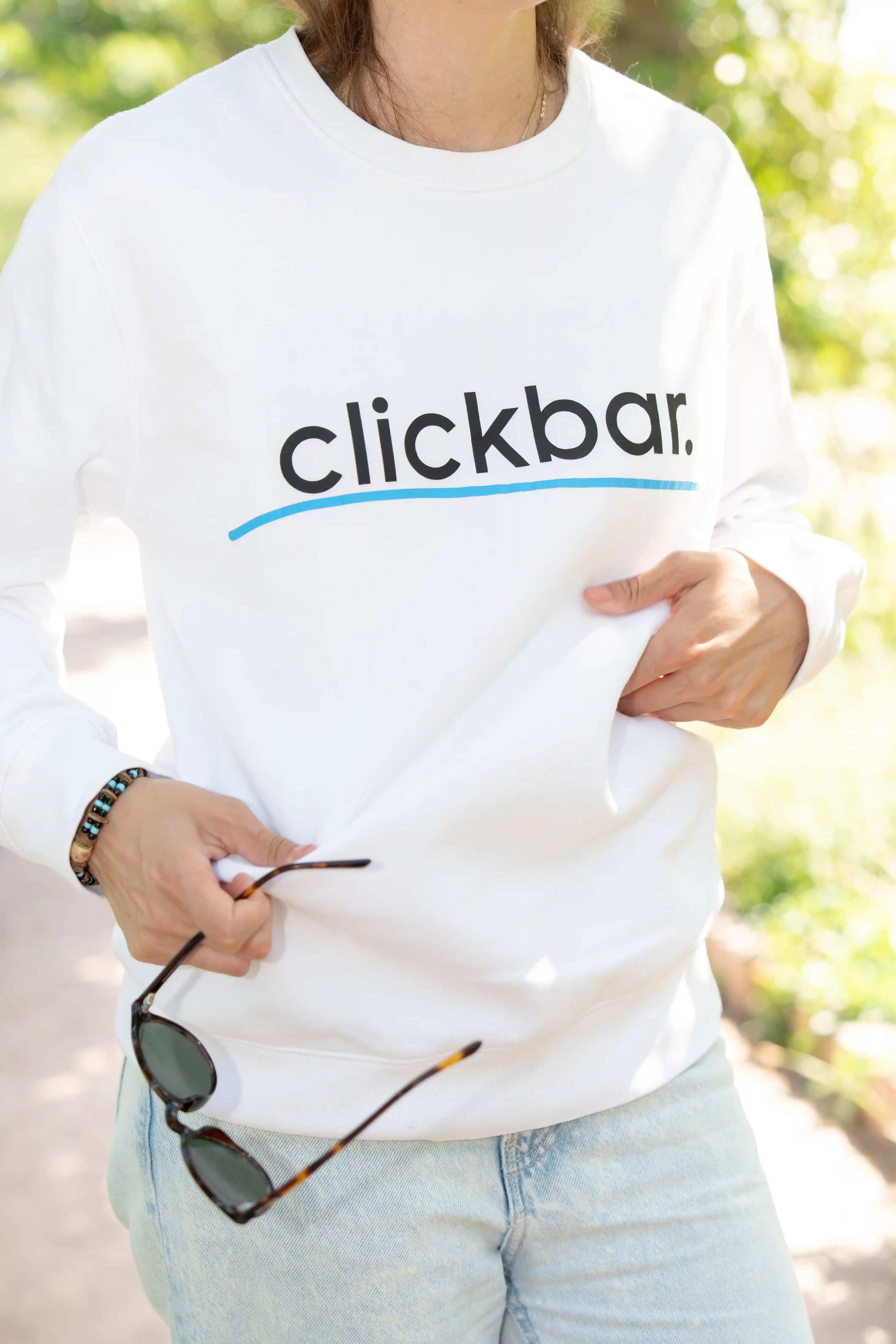weißer clickbar. Crewneck