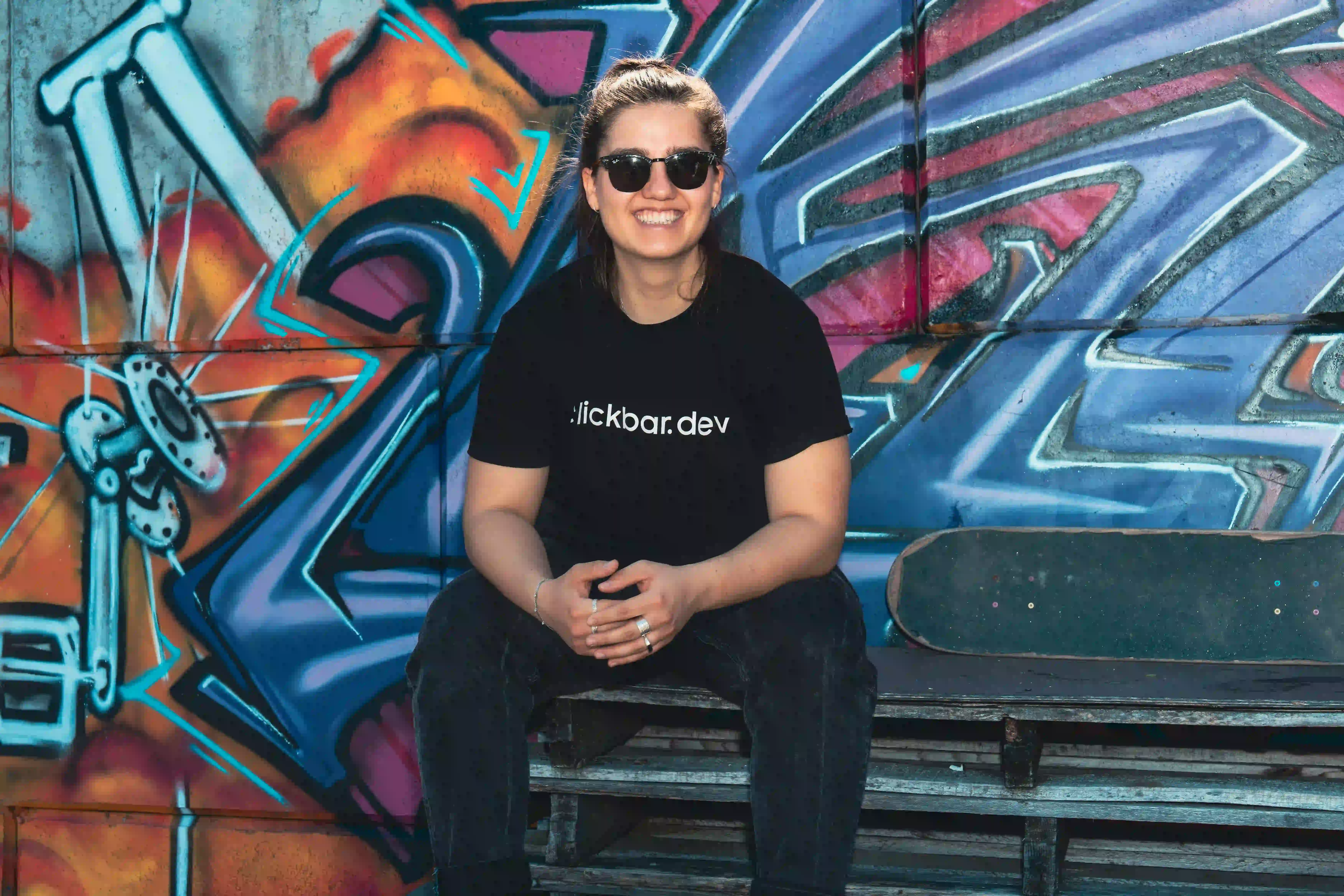 schwarzes clickbar.dev T-Shirt